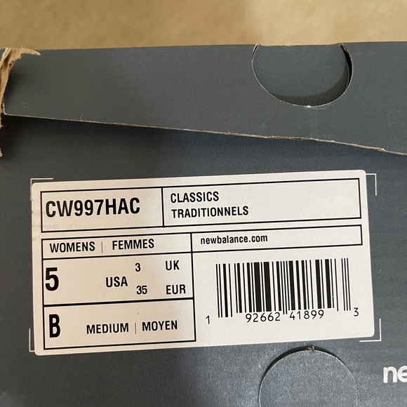 New Balance 997 Grey White Women Size 5 (NWT) - Picture 5 of 6